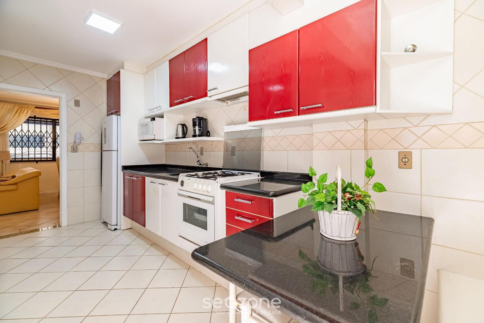 Apartamento C/ Churrasqueira A 80m Da Erv0101